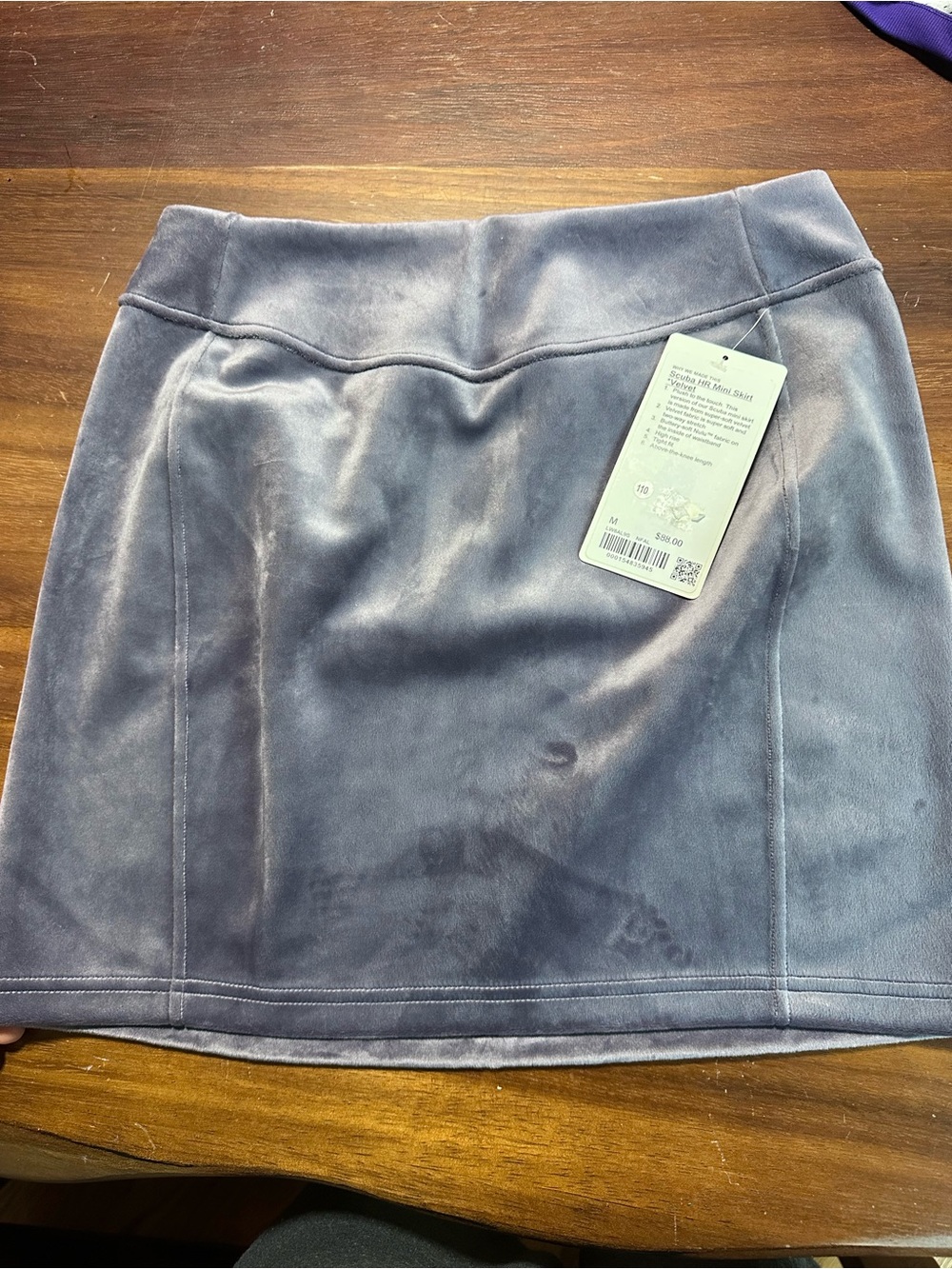 Lululemon HR mini skirt velvet size M NWT